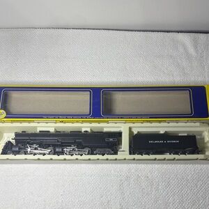 AHM Delaware & Hudson 4-6-6-4 HO Scale Black Challenger Steam Locomotive Train